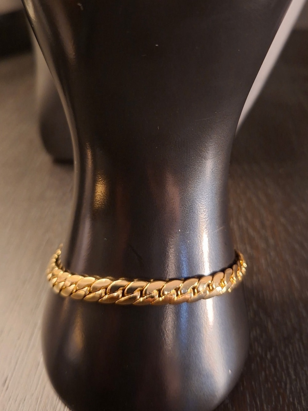 8” Gold-Plated Curb Chain Bracelet 
- Women's Accessory